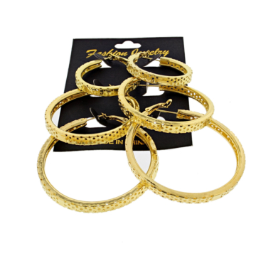 Brand: Not specified
Category: Earrings
Material: Not specified

Title: Elegant Gold Tear Drops
